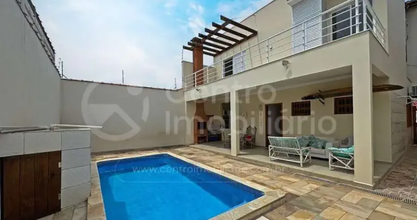 Casa à venda com piscina e 4 quartos em peruíbe, no bairro estancia sao jose