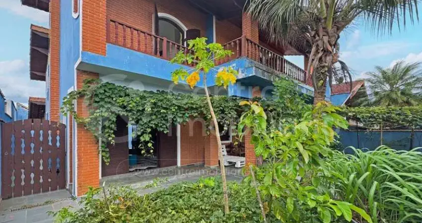 CASA à venda com 3 quartos em Peruíbe, no bairro Jardim Três Marias