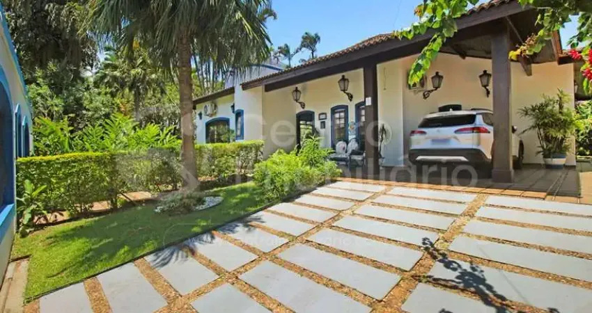 Casa à venda com piscina e 4 quartos em peruíbe, no bairro centro