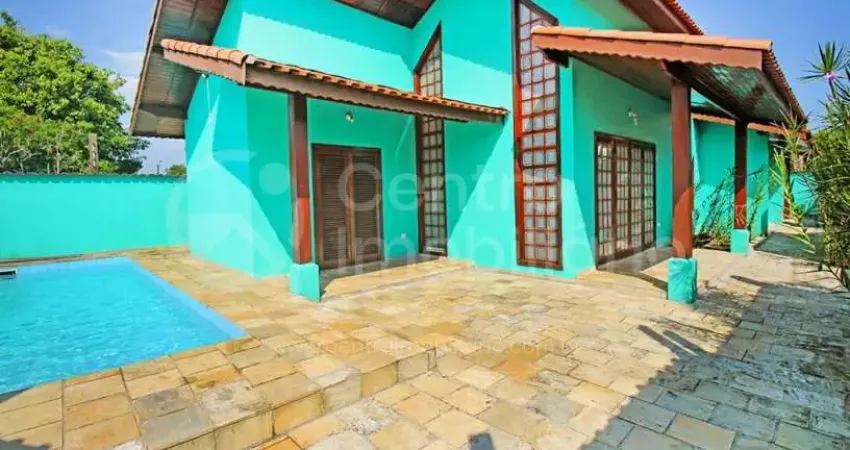 Casa à venda com piscina e 3 quartos em peruíbe, no bairro estancia balnearia convento velho