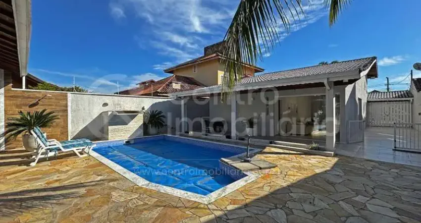 CASA à venda com piscina e 3 quartos em Peruíbe, no bairro Cidade Nova Peruíbe