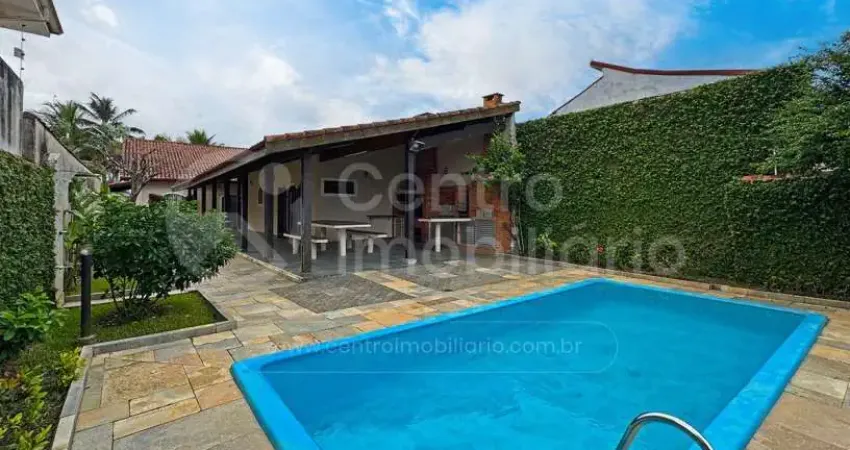 CASA à venda com piscina e 6 quartos em Peruíbe, no bairro Parque Balneario Oasis