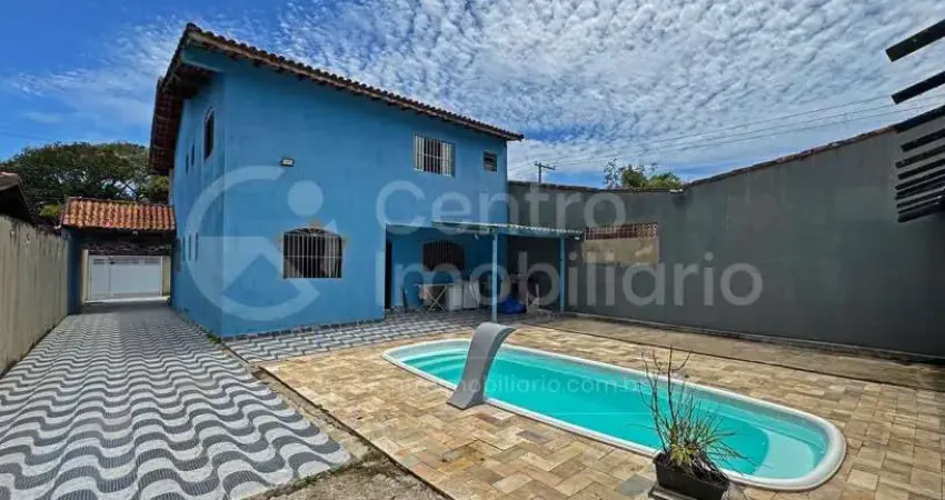 Casa à venda com piscina e 6 quartos em peruíbe, no bairro belmira novaes