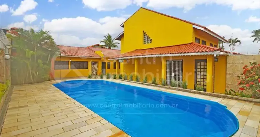 CASA à venda com piscina e 5 quartos em Peruíbe, no bairro Balneário Casa Blanca