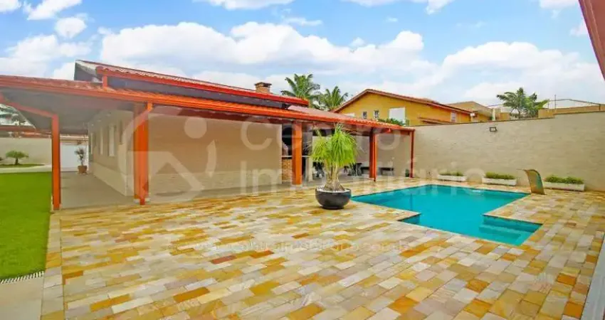 Casa à venda com piscina e 3 quartos em peruíbe, no bairro maria h novaes