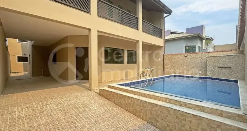 Casa à venda com piscina e 4 quartos em peruíbe, no bairro balneário casa blanca