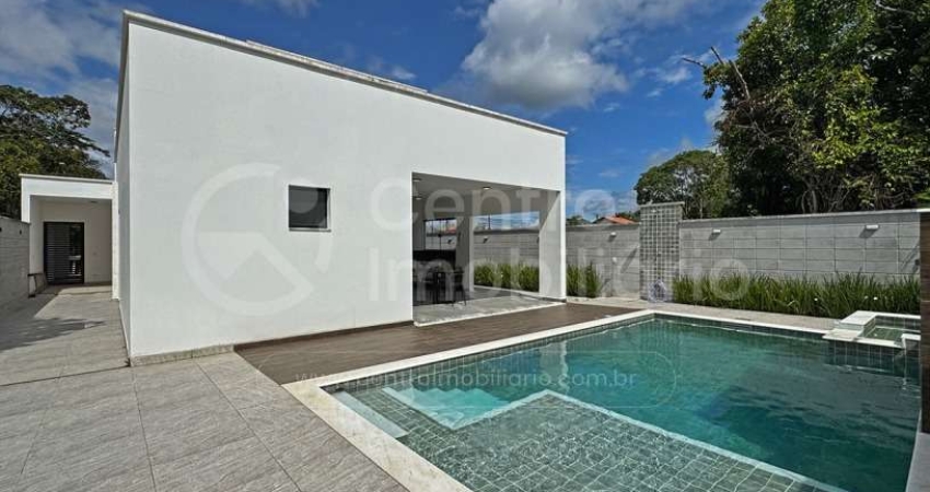 CASA à venda com piscina e 3 quartos em Peruíbe, no bairro Jardim Sao Luiz