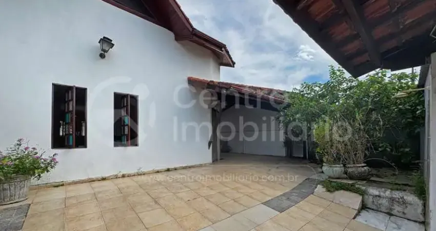 Casa à venda com 3 quartos em peruíbe, no bairro belmira novaes