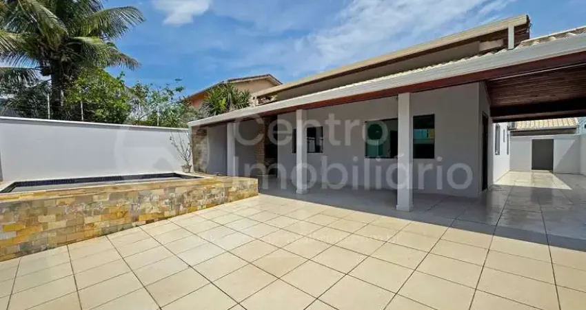 Casa à venda com piscina e 3 quartos em peruíbe, no bairro stella maris