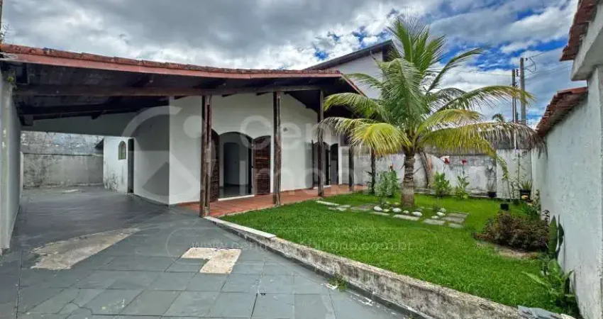 CASA à venda com 2 quartos em Peruíbe, no bairro Parque Turistico