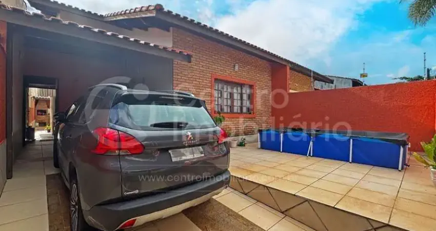 CASA à venda com 3 quartos em Peruíbe, no bairro Balneario Arpoador