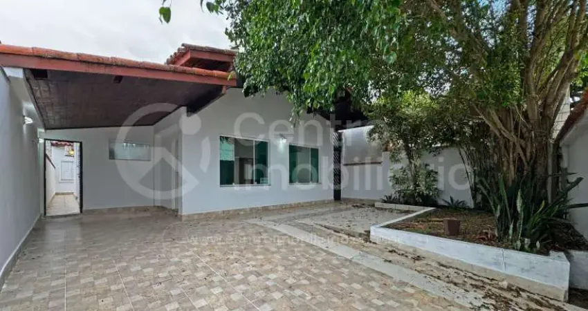 CASA à venda com 3 quartos em Peruíbe, no bairro Parque Balneario Oasis