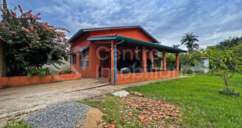 CASA à venda com 2 quartos em Peruíbe, no bairro Manaca dos Itatins