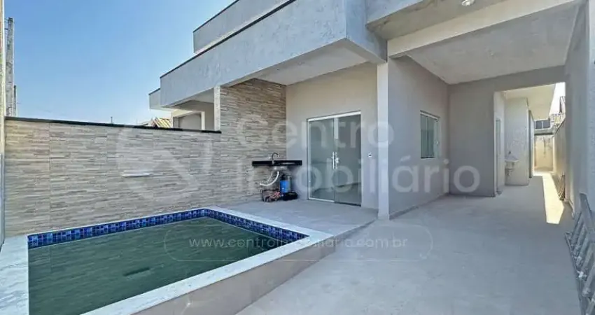 Casa à venda com piscina e 3 quartos em peruíbe, no bairro flora rica