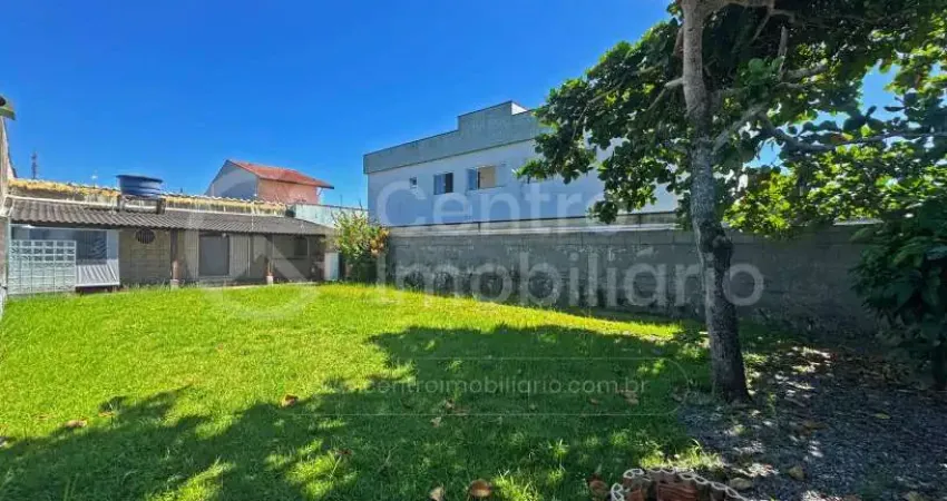 CASA à venda com 1 quartos em Peruíbe, no bairro Belmira Novaes