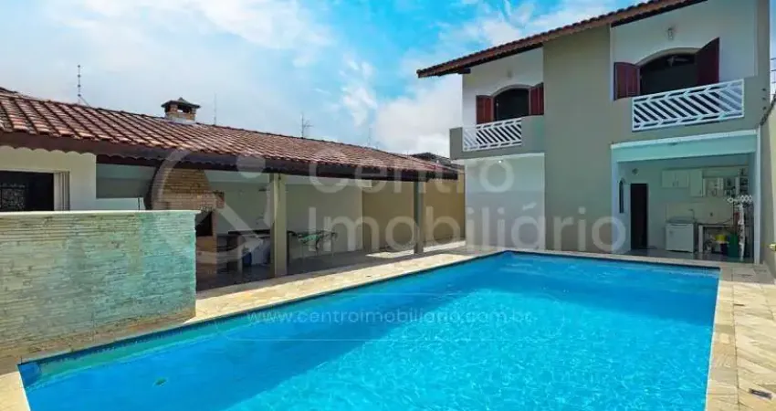Casa à venda com piscina e 4 quartos em peruíbe, no bairro parque d aville