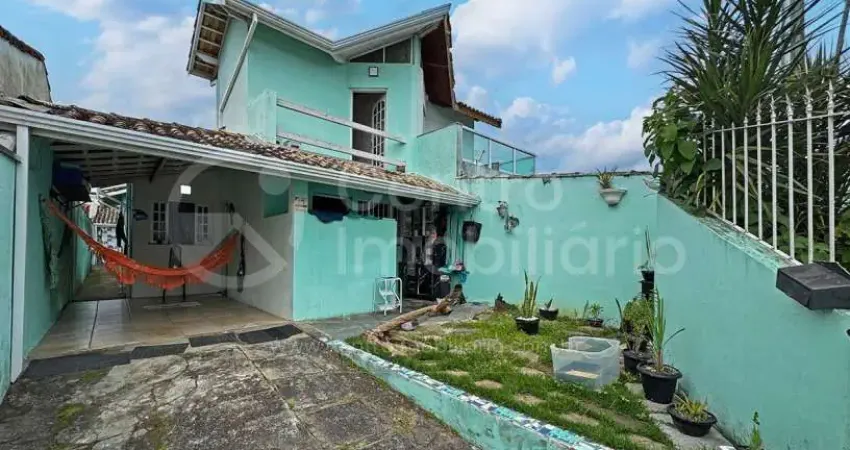 Casa à venda com 2 quartos em peruíbe, no bairro parque d aville