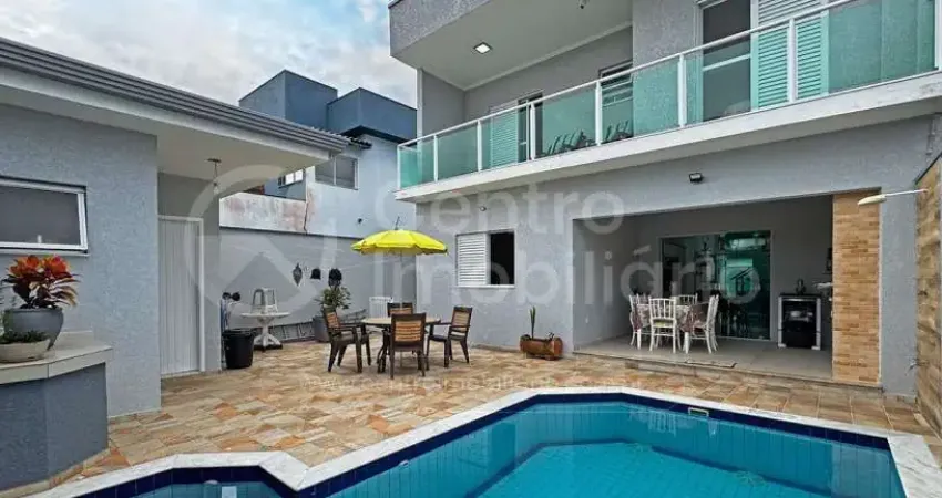 Casa à venda com piscina e 4 quartos em peruíbe, no bairro estancia sao jose