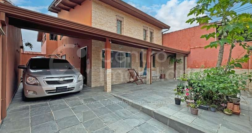 CASA à venda com 3 quartos em Peruíbe, no bairro Parque Balneario Oasis