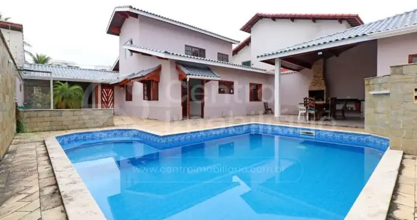Casa à venda com piscina e 2 quartos em peruíbe, no bairro balneario sambura