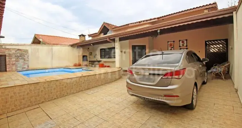 CASA à venda com piscina e 3 quartos em Peruíbe, no bairro Jardim Imperador