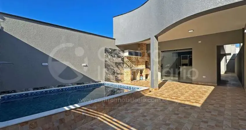 CASA à venda com piscina e 3 quartos em Peruíbe, no bairro Parque D Aville
