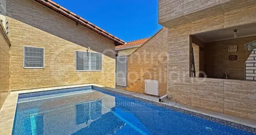 Casa à venda com piscina e 3 quartos em peruíbe, no bairro parque d aville