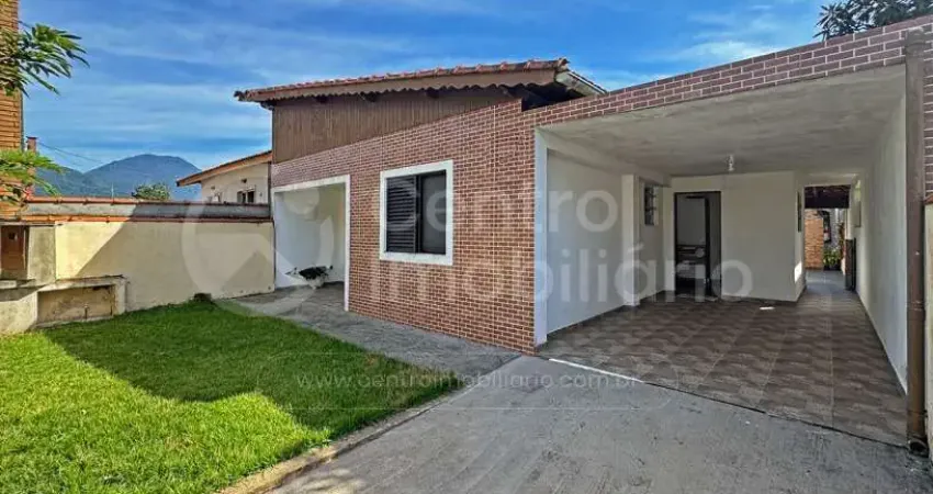 CASA à venda com 2 quartos em Peruíbe, no bairro Centro