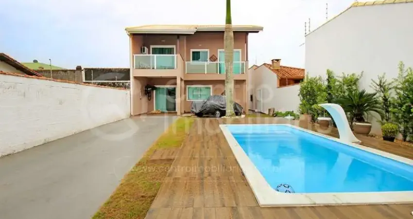 Casa à venda com piscina e 2 quartos em peruíbe, no bairro cidade nova peruíbe