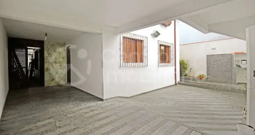 Casa com 5 quartos à venda no Centro, Peruíbe 