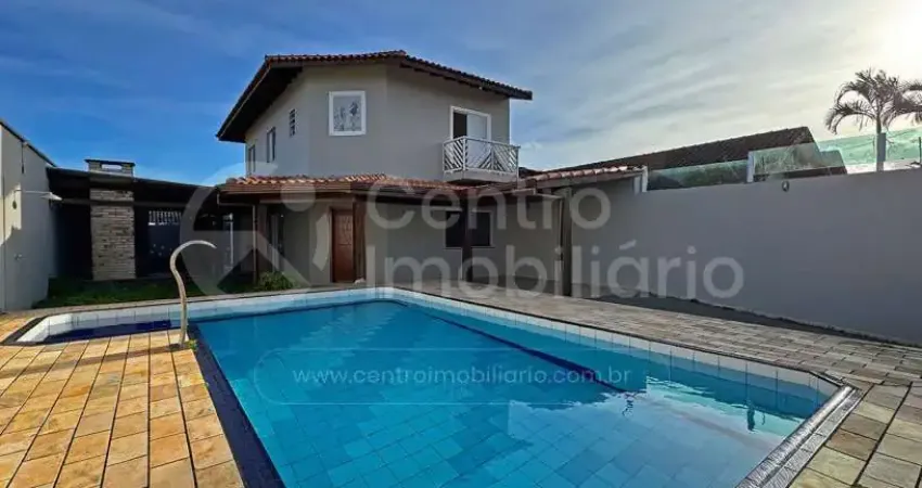 CASA à venda com piscina e 4 quartos em Peruíbe, no bairro Balneário Casa Blanca