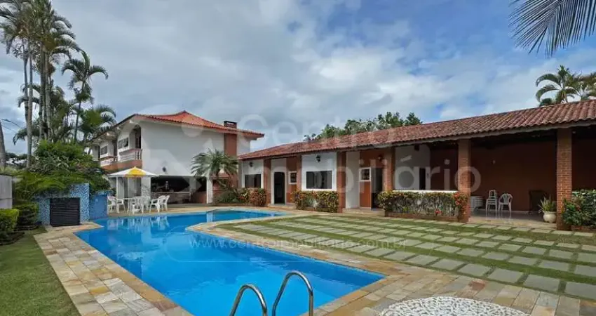 CASA à venda com piscina e 7 quartos em Peruíbe, no bairro Parque Balneario Oasis