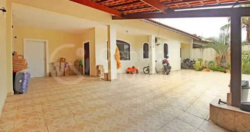 Casa à venda com 3 quartos em peruíbe, no bairro parque turistico