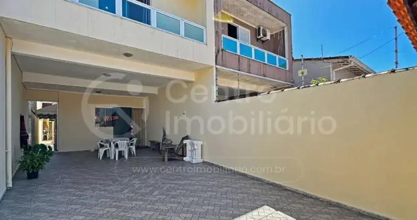 CASA à venda com 3 quartos em Peruíbe, no bairro Vila Romar