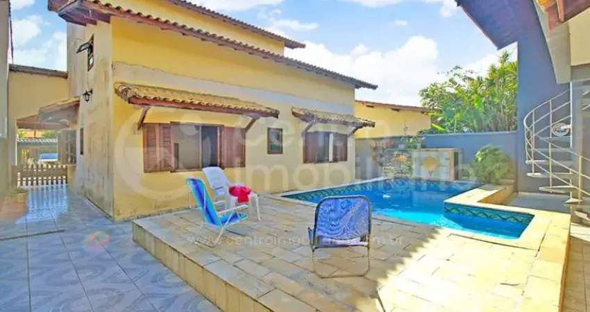 Casa à venda com piscina e 3 quartos em peruíbe, no bairro stella maris