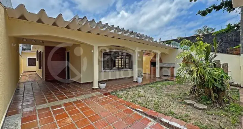 Casa à venda com 3 quartos em peruíbe, no bairro belmira novaes