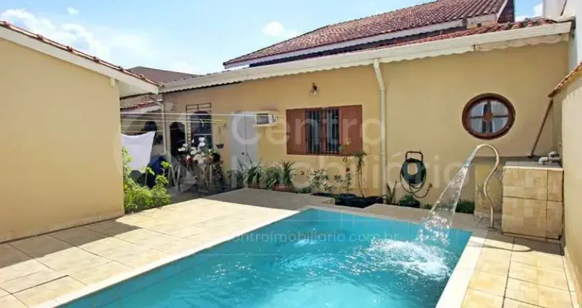 Casa à venda com piscina e 7 quartos em peruíbe, no bairro centro