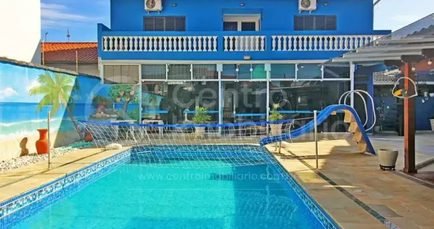 CASA à venda com piscina e 4 quartos em Peruíbe, no bairro Balneario Florida