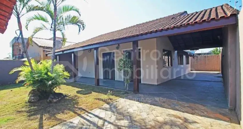 CASA à venda com 3 quartos em Peruíbe, no bairro Parque Turistico