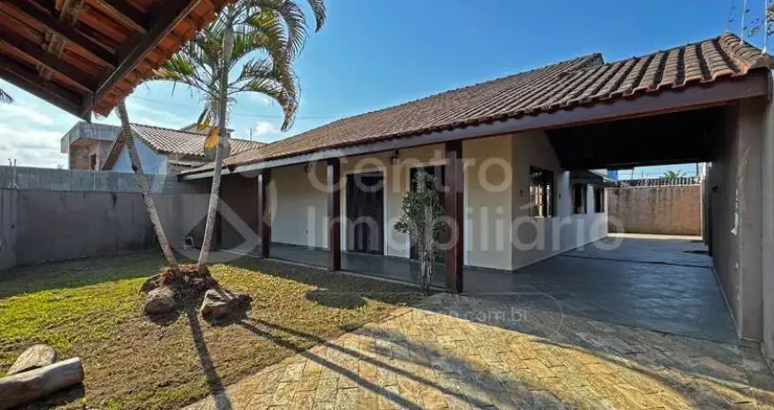 CASA à venda com 3 quartos em Peruíbe, no bairro Parque Turistico