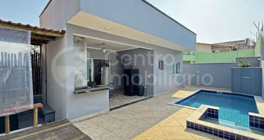 Casa à venda com piscina e 4 quartos em peruíbe, no bairro balneário casa blanca