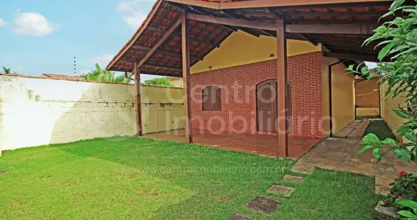 Casa à venda com 2 quartos em peruíbe, no bairro belmira novaes