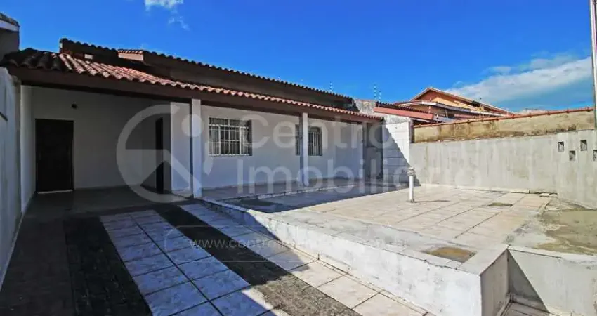 CASA à venda com 3 quartos em Peruíbe, no bairro Jardim Marcia