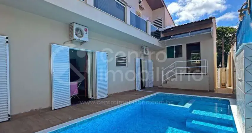 Casa à venda com piscina e 4 quartos em peruíbe, no bairro balneario sambura