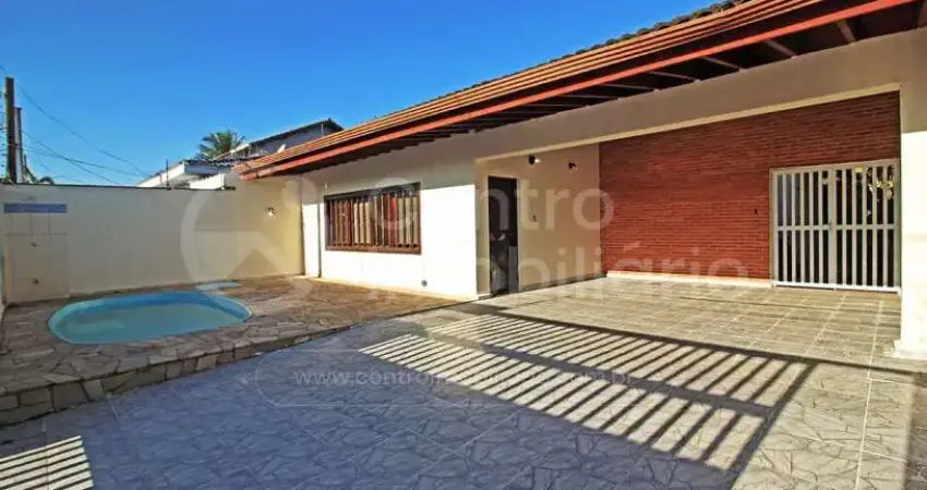 CASA à venda com piscina e 3 quartos em Peruíbe, no bairro Cidade Nova Peruíbe