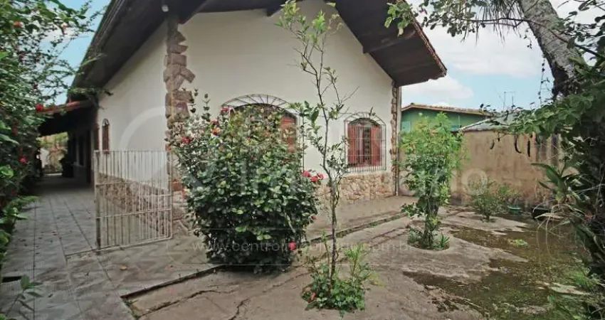 CASA à venda com 3 quartos em Peruíbe, no bairro Maria H Novaes