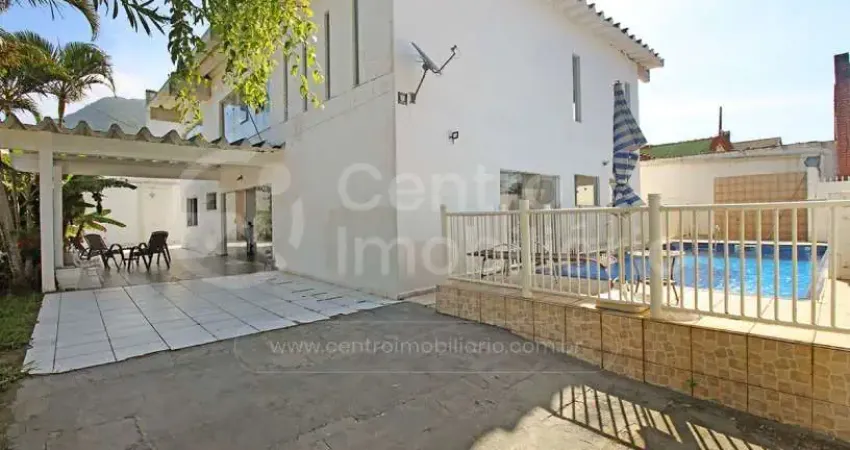 Casa com 4 quartos à venda no Centro, Peruíbe 