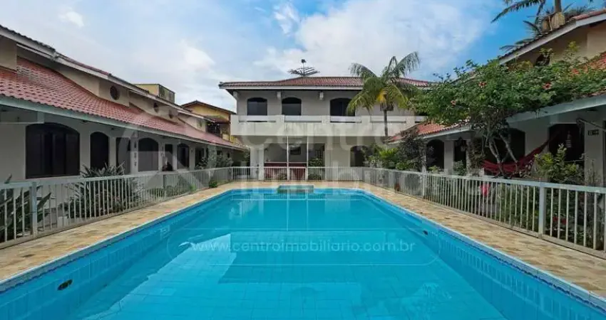 APARTAMENTO à venda com 4 quartos (1 suítes) em Peruíbe, no bairro Centro
