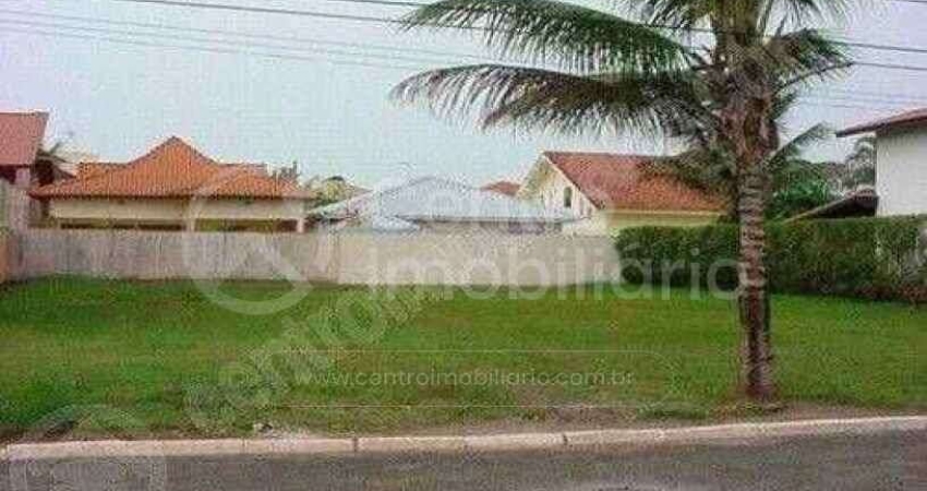 TERRENO à venda em Peruíbe, no bairro Bougainvillee III