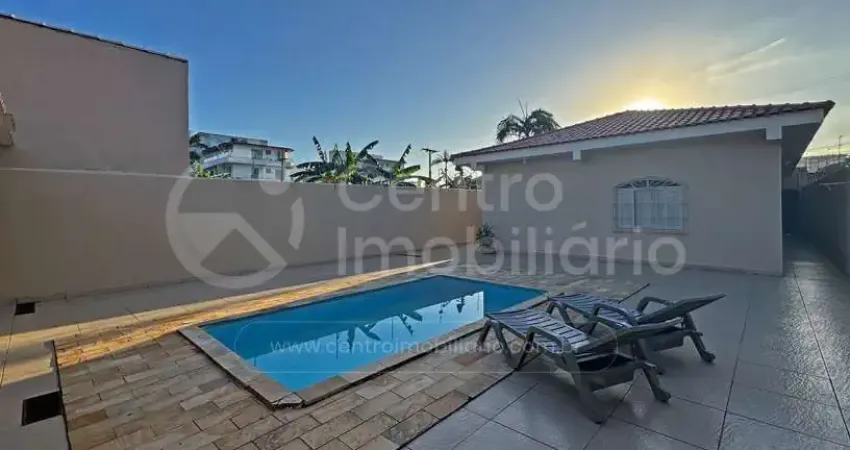 Casa com 3 quartos à venda no Centro, Peruíbe